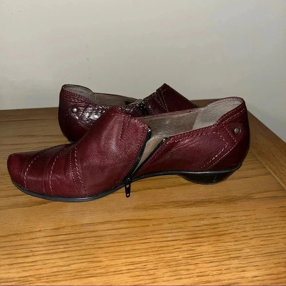 Caprice slip on clogs - Picture 2 of 6